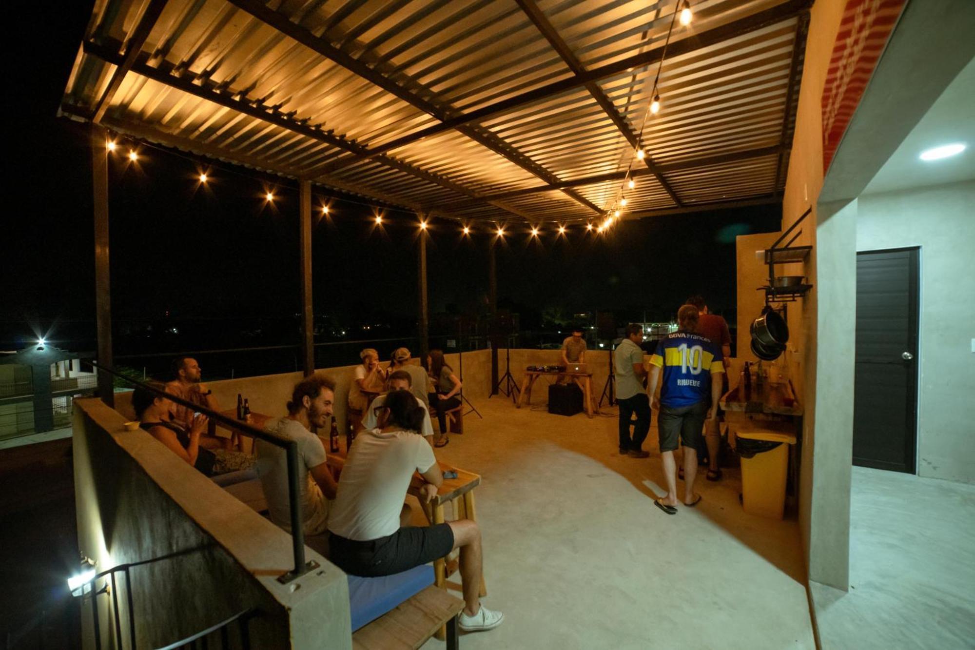 New Friends Hostel & Bar Adults Only Valladolid  Exterior photo