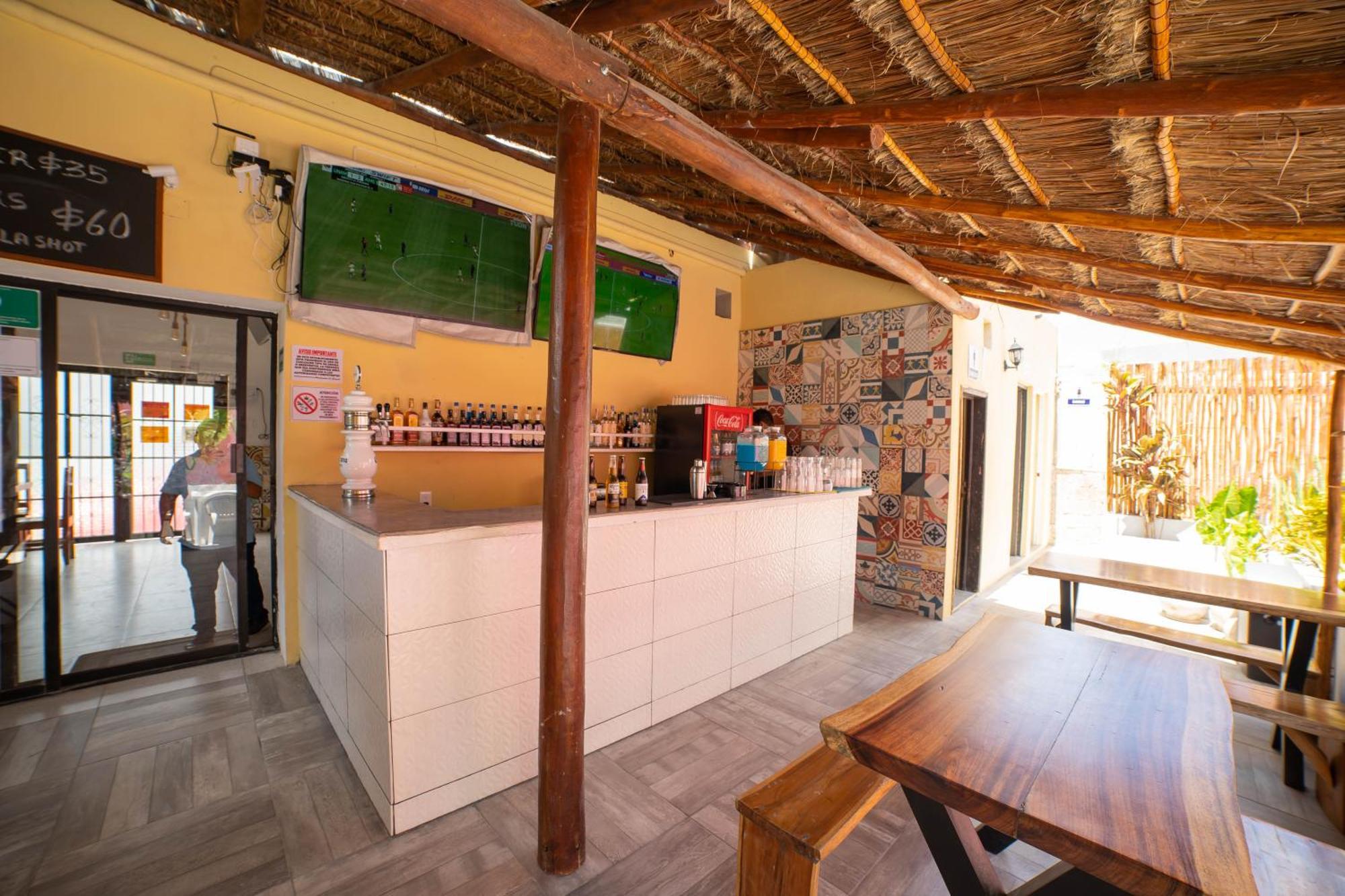 New Friends Hostel & Bar Adults Only Valladolid  Exterior photo